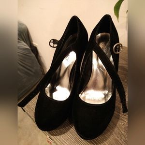 Black faux suede wedges delicacy brand